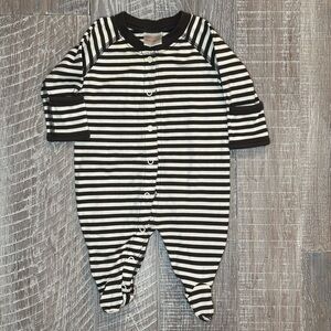 Hanna Andersson Footed Onesie Classic Charcoal Gray and White Stripes 0-3M